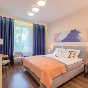 Cozy 3-bedroom With Stylish Comfort And Chic Decor דירה